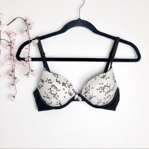 Victoria’s Secret Black & White Floral Lace Push-Up Bra